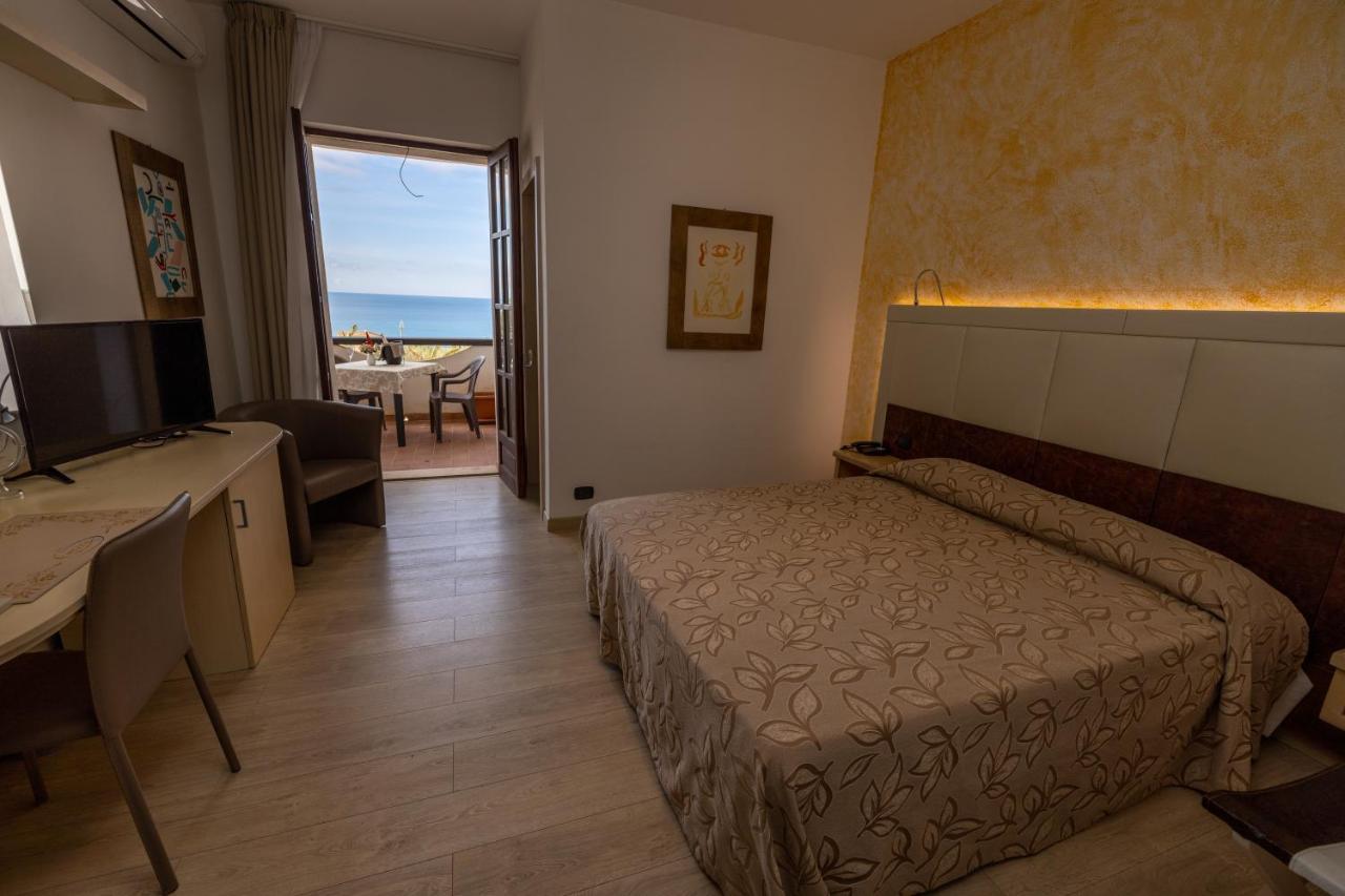Arenas Hotel Joppolo Bagian luar foto