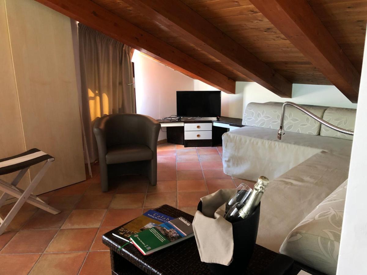 Arenas Hotel Joppolo Bagian luar foto