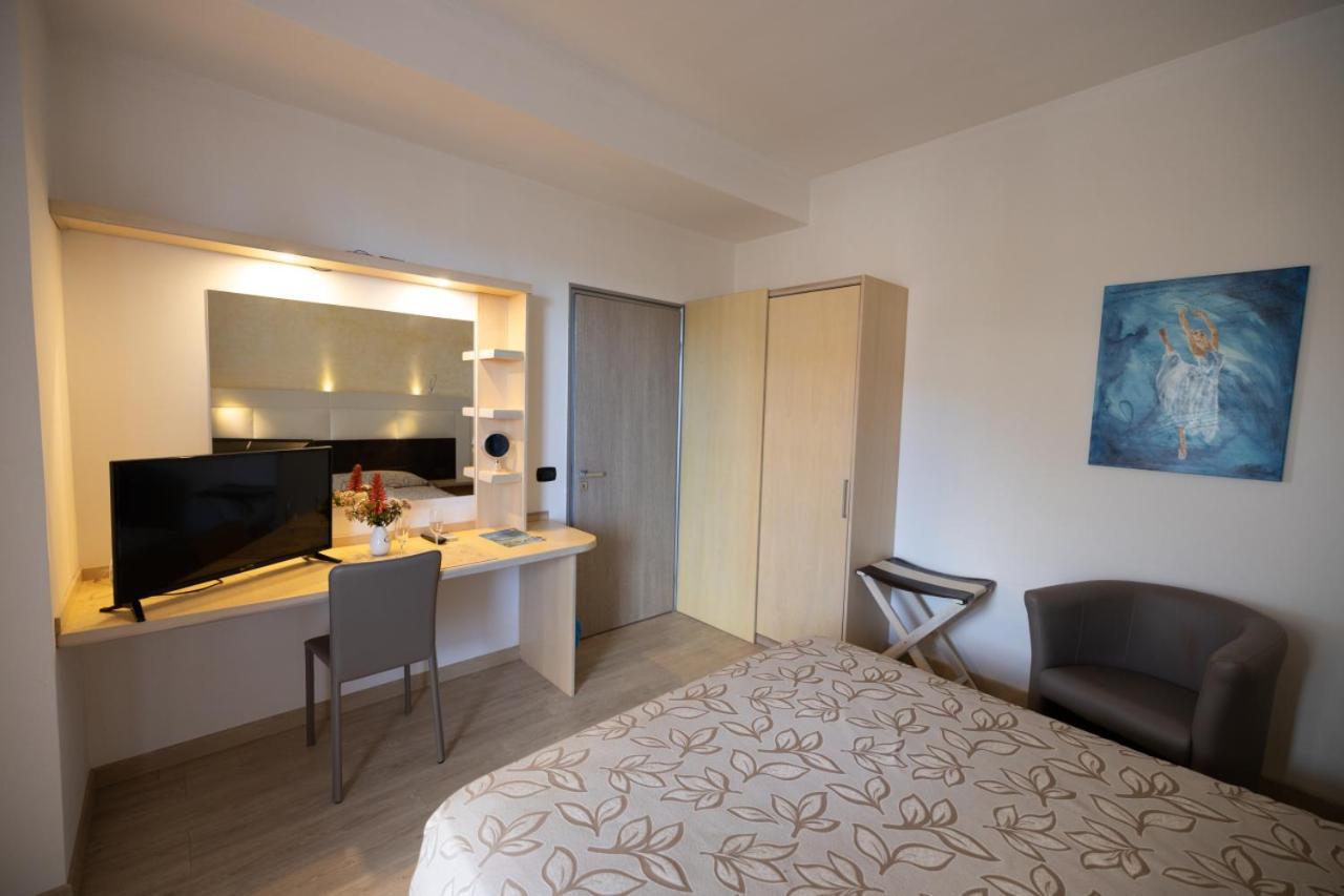 Arenas Hotel Joppolo Bagian luar foto