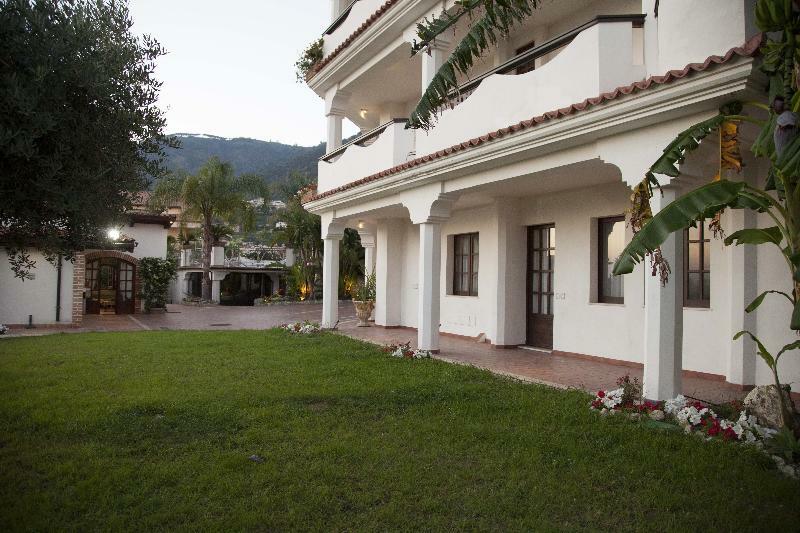 Arenas Hotel Joppolo Bagian luar foto